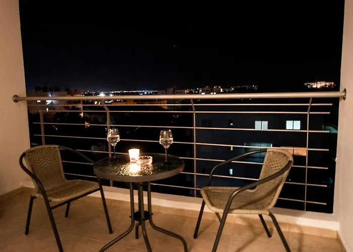 Glabur - The Sunny Atelier - City, Free Parking & Wifi, Welcomes You!!! Apartment Nicosia