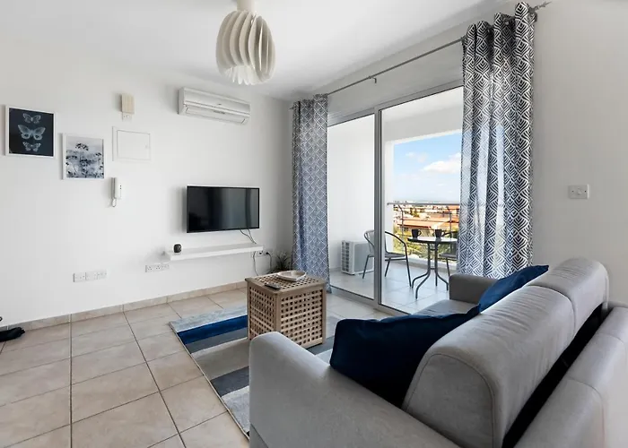 Apartment Glabur - The Sunny Atelier - City, Free Parking & Wifi, Welcomes You!!! *