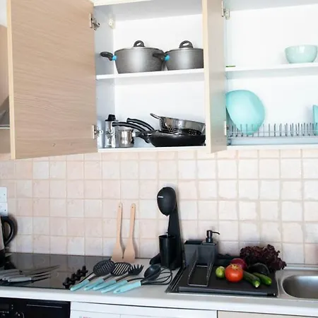 Glabur - The Sunny Atelier - City, Free Parking & Wifi, Welcomes You!!! Appartamento Nicosia